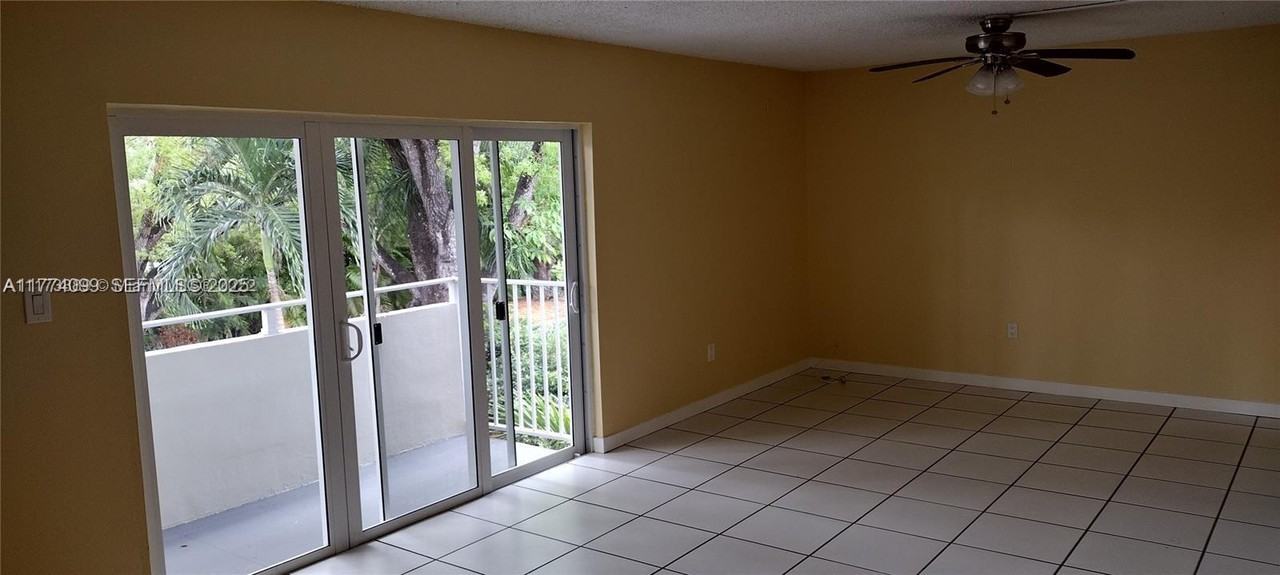 1235 Mariposa Avenue #10 - Photo 5 of 36