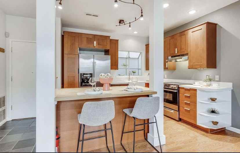 2501 Dana St #1 - Photo 3 of 11