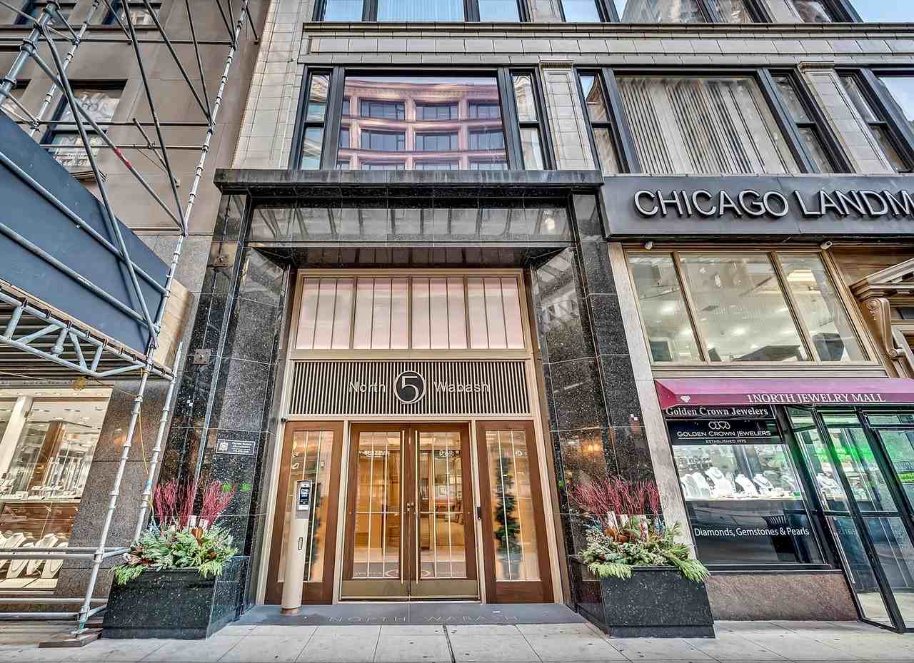 5 N Wabash Ave #1706 - Photo 3 of 12