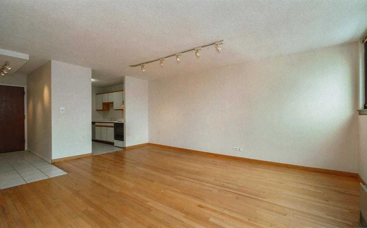 30 E Division St #6C - Photo 4 of 11