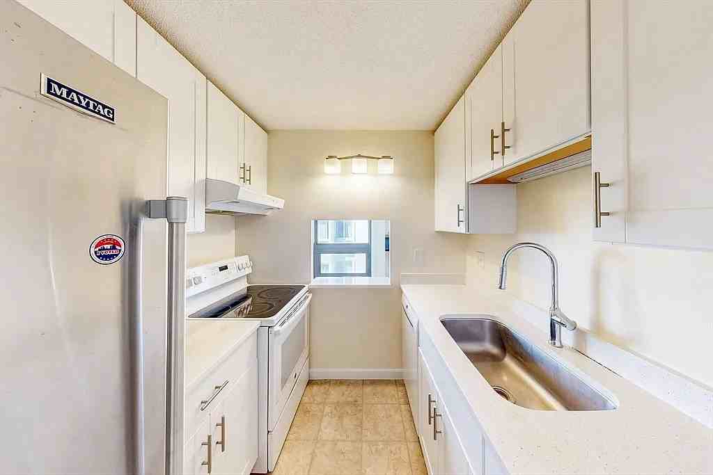 45 Trowbridge St #3C - Photo 7 of 12