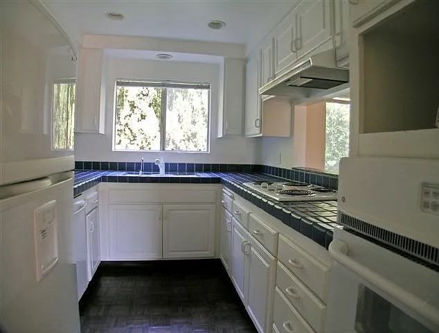 56 Barranca Ave #11 - Photo 3 of 17