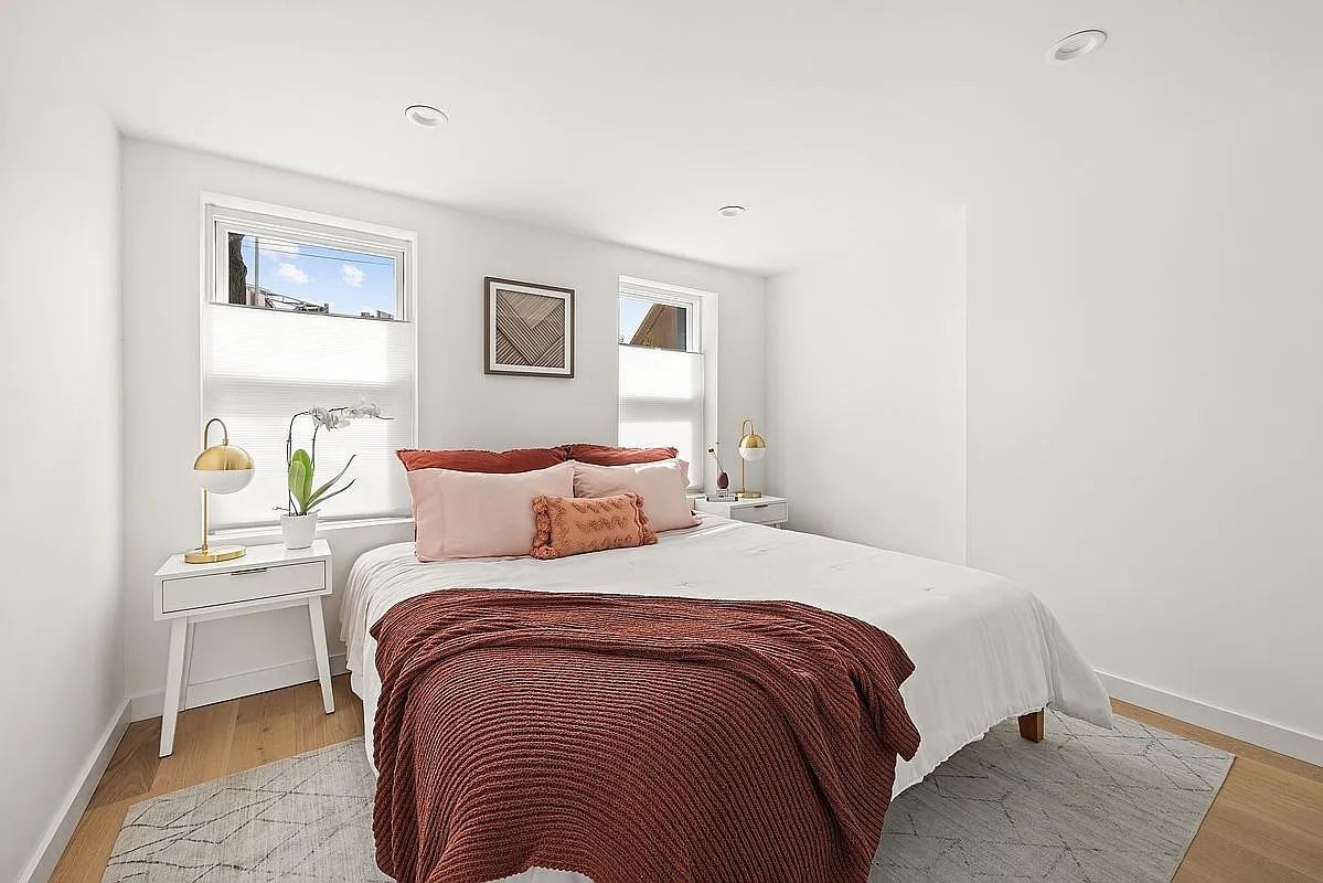 111 Nelson St - Photo 2 of 7