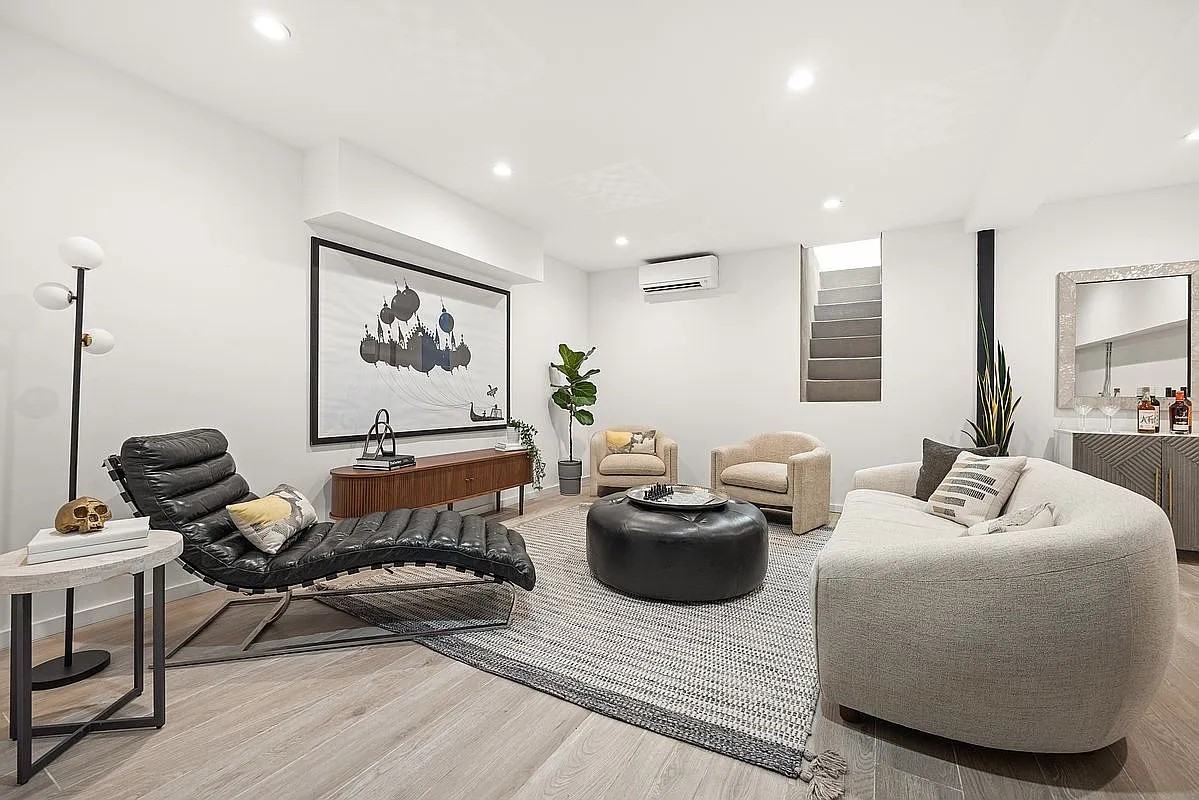 111 Nelson St - Photo 4 of 7