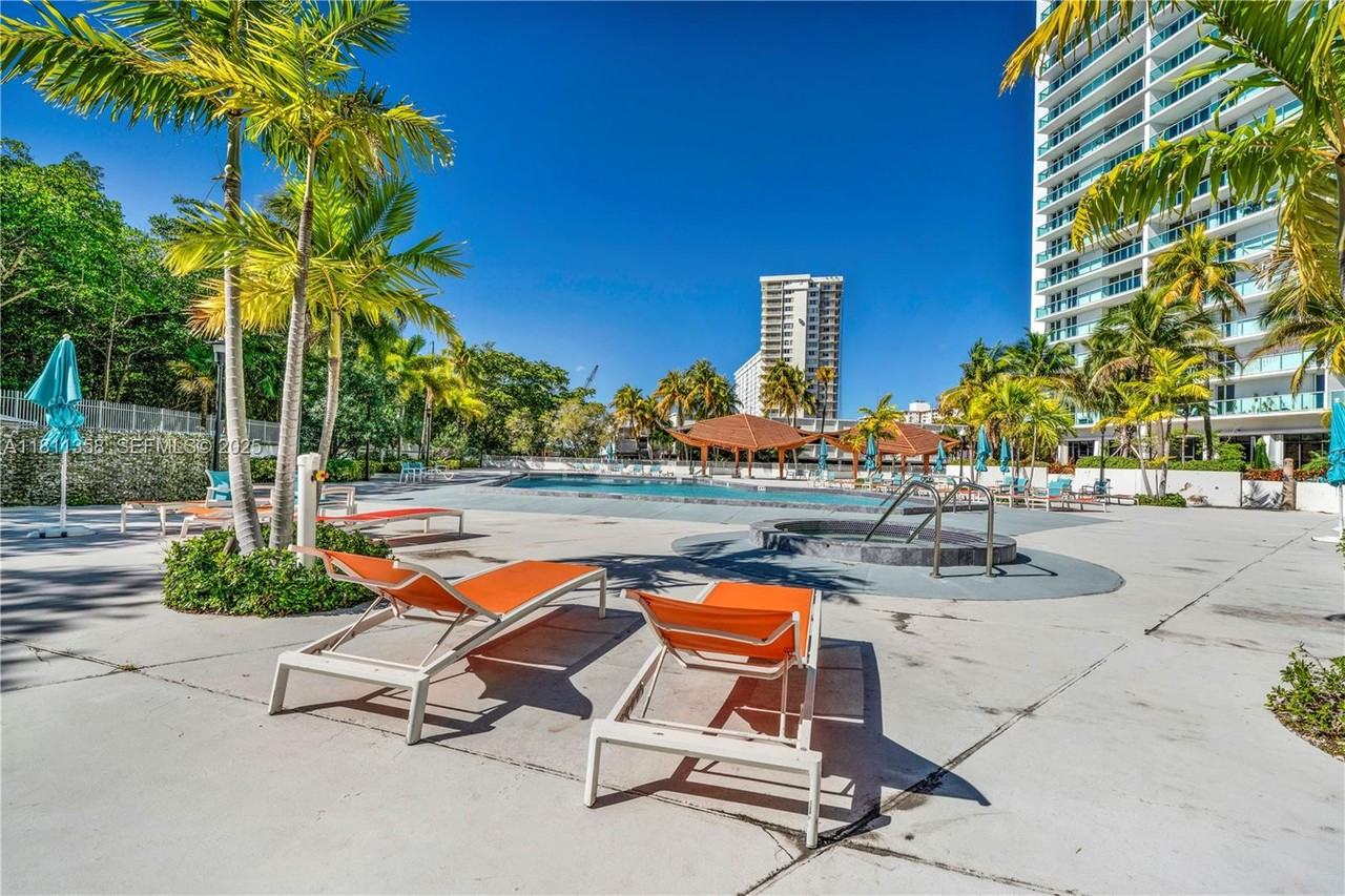 100 Bayview Drive #322 - Photo 6 of 41