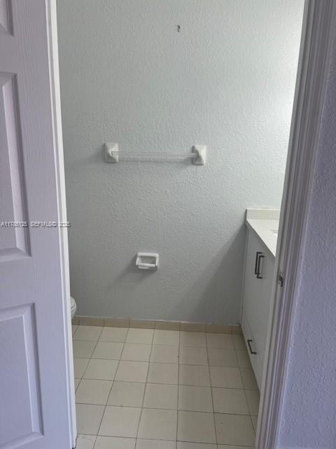 120 East 5th Street #8 - Photo 4 of 33