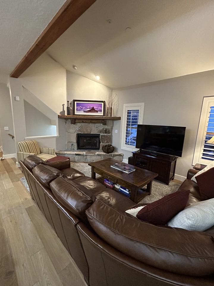 1975 Paddington Dr #1975 - Photo 2 of 18