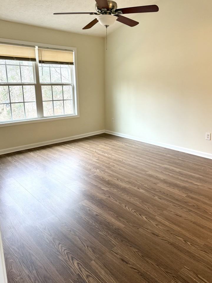 389 Edgefield Dr #NA - Photo 3 of 12