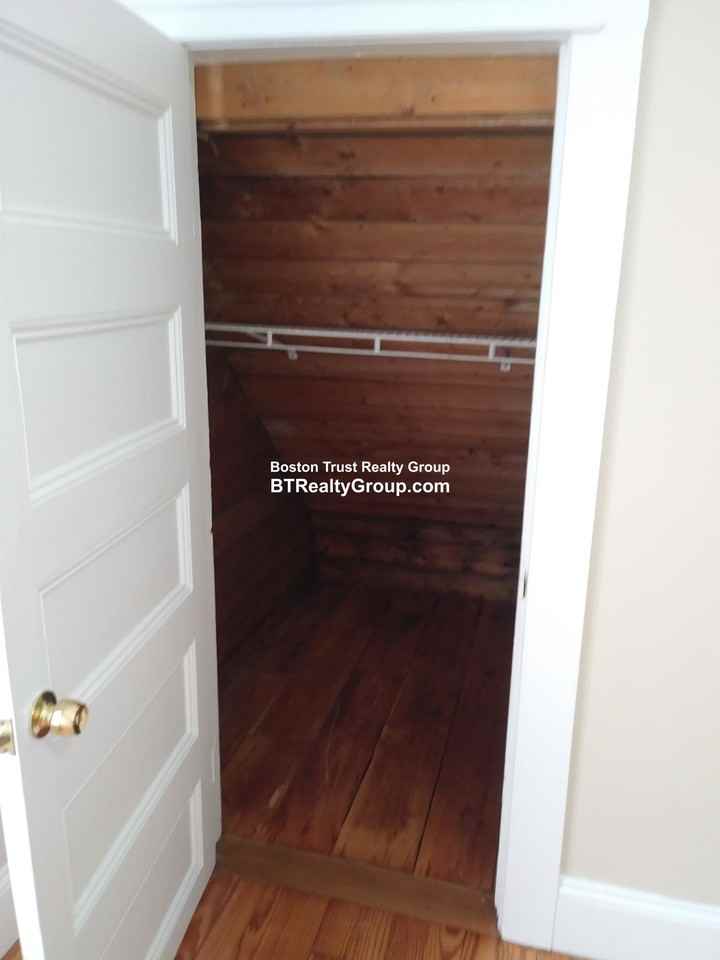 163 University Ave - Photo 5 of 16