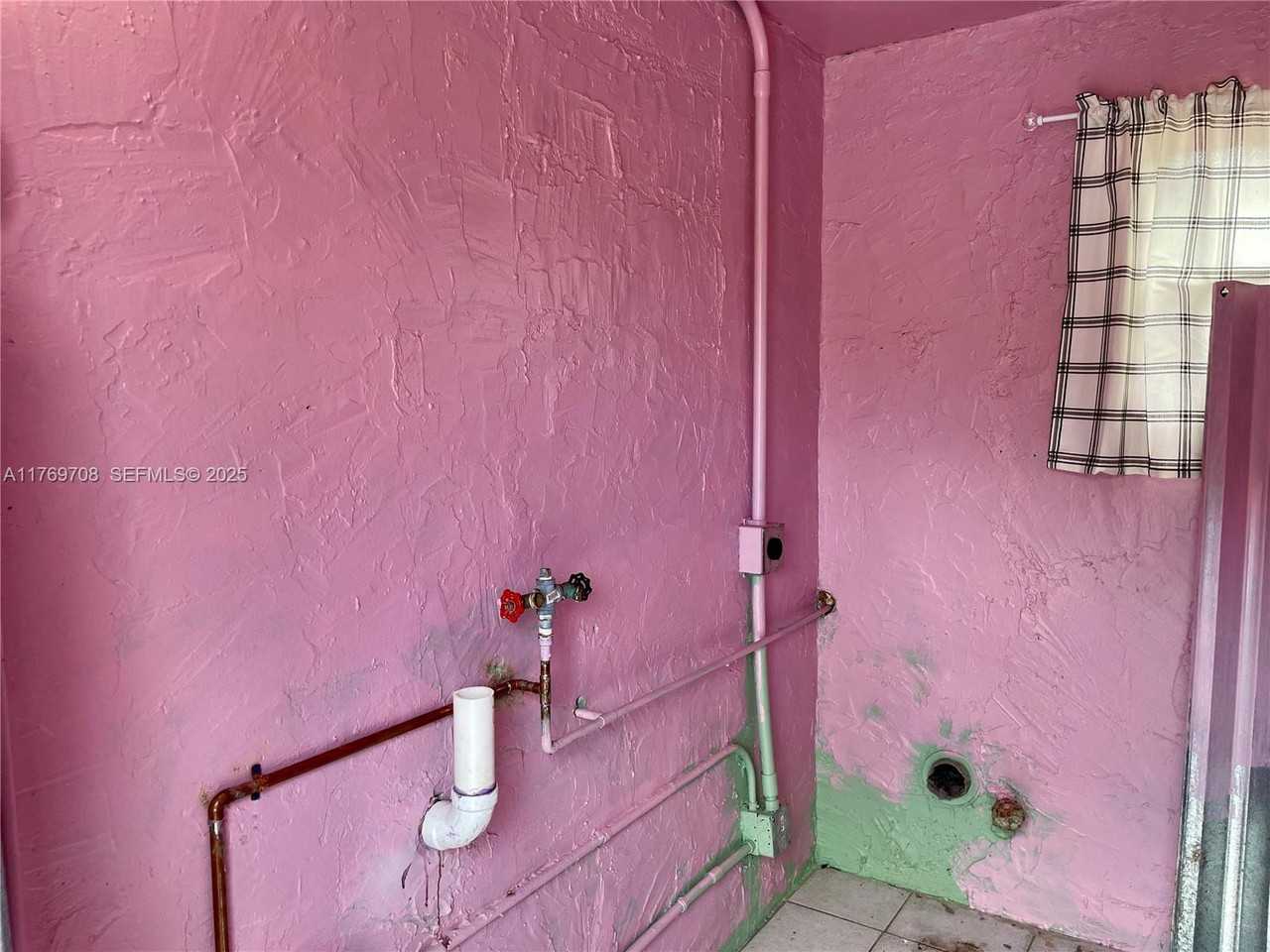 3103 Southwest 23rd Street #1 - Photo 7 of 16