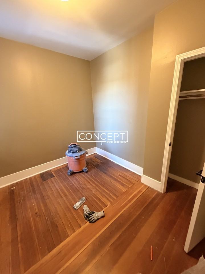 42 Julian St - Photo 4 of 8