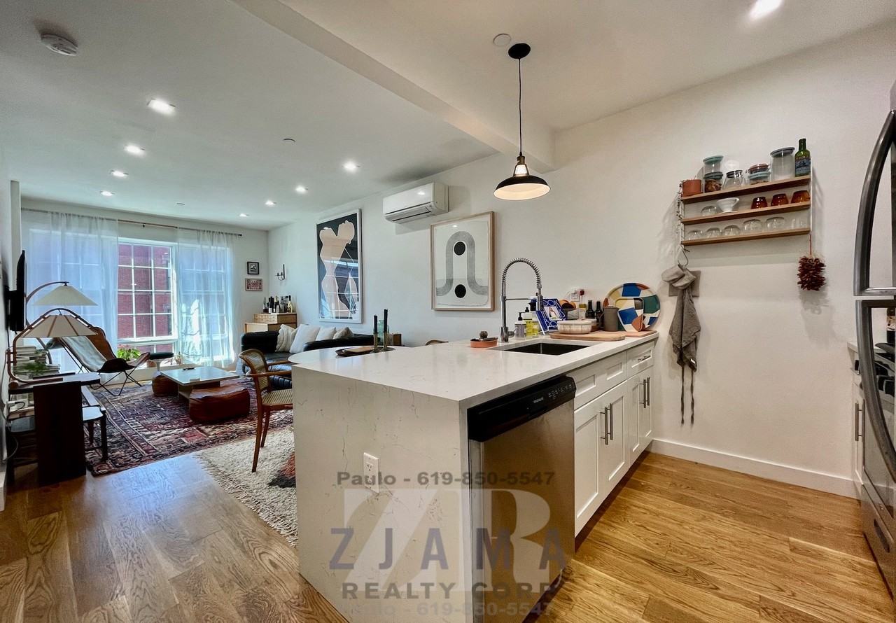 731 Greene Ave #4 - Photo 3 of 18