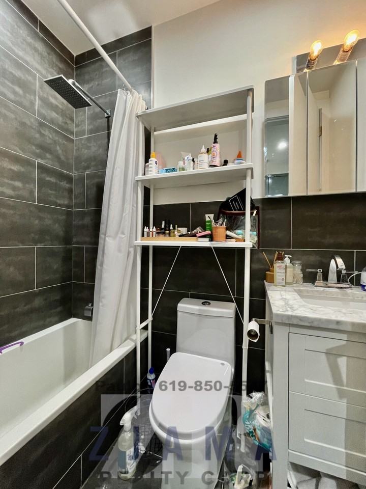 731 Greene Ave #4 - Photo 7 of 18