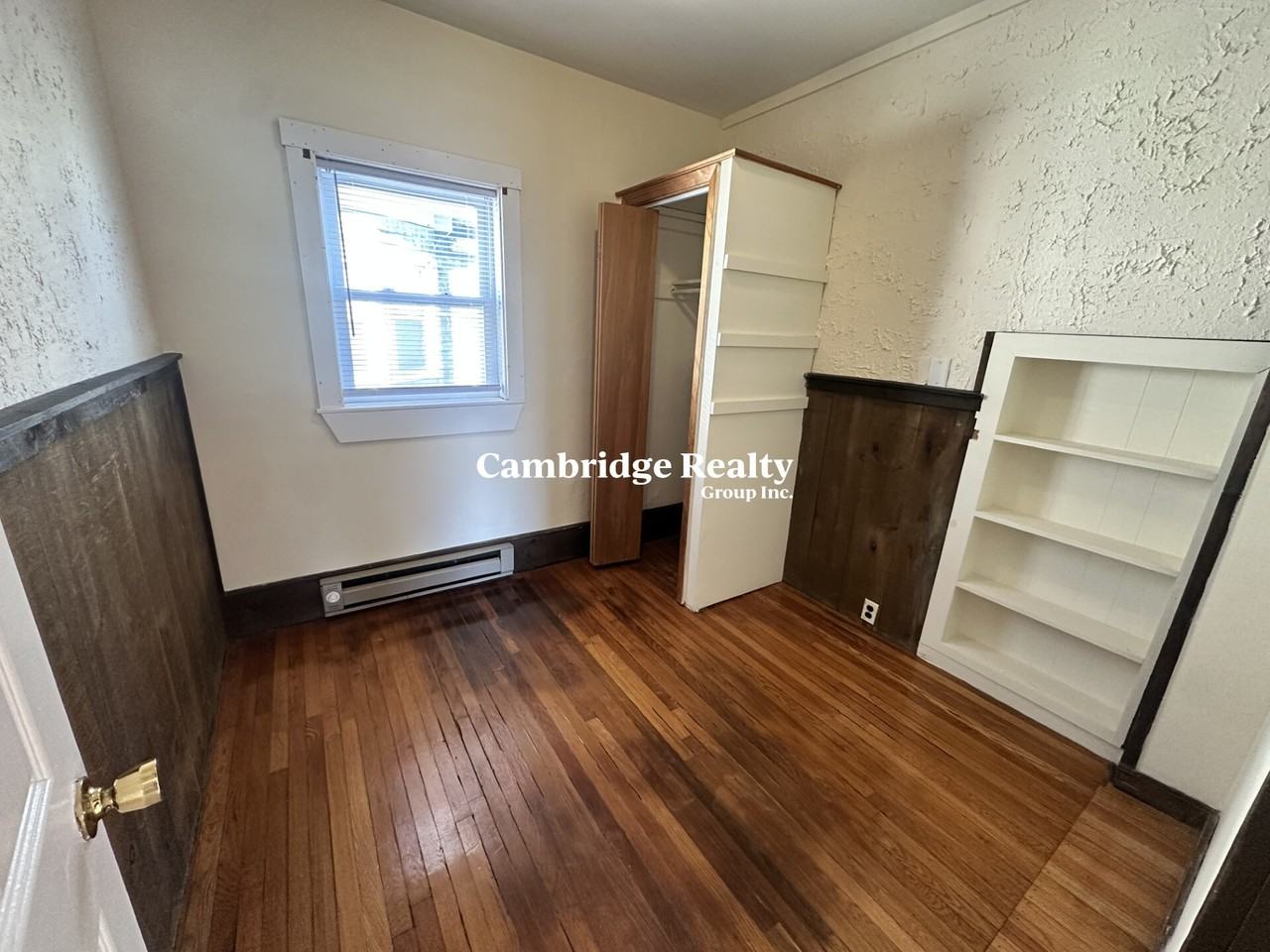 543 Broadway #2T - Photo 3 of 7