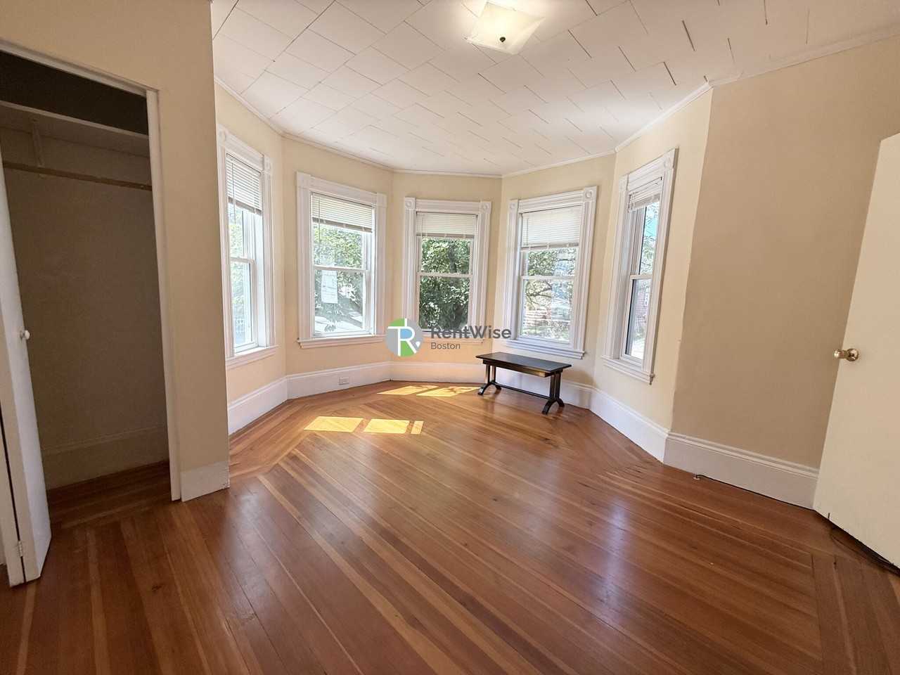 53 Litchfield St - Photo 2 of 15