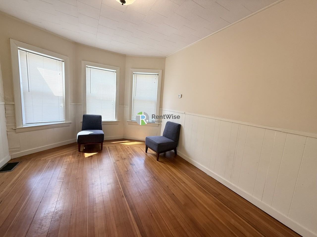 53 Litchfield St - Photo 4 of 15