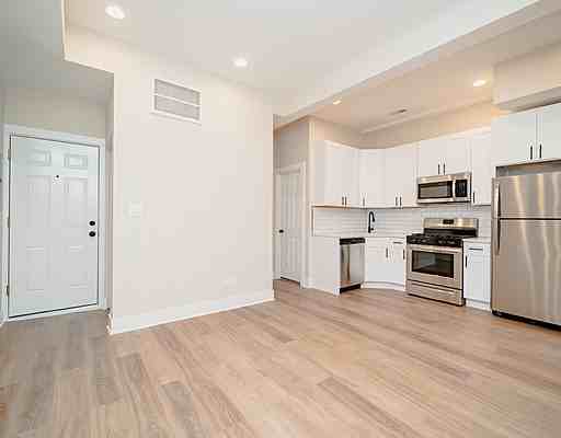 1314 N Bosworth Ave #1F - Photo 2 of 6