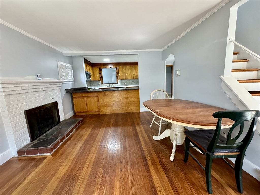 137 Virginia Rd - Photo 3 of 21