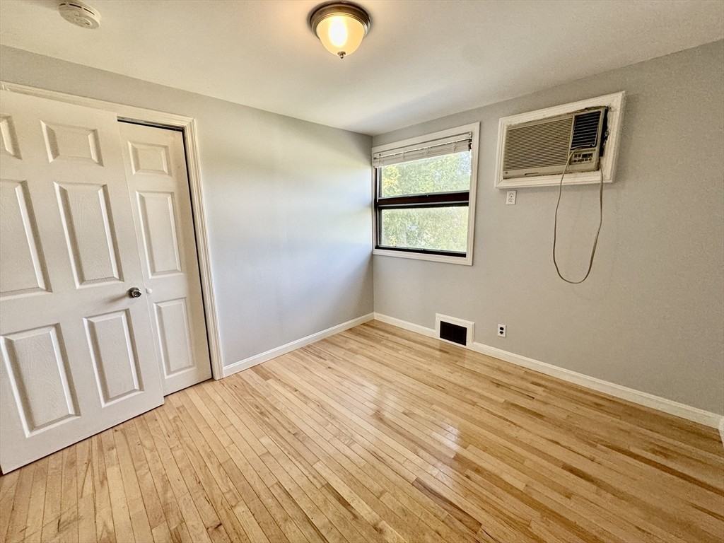 137 Virginia Rd - Photo 7 of 21