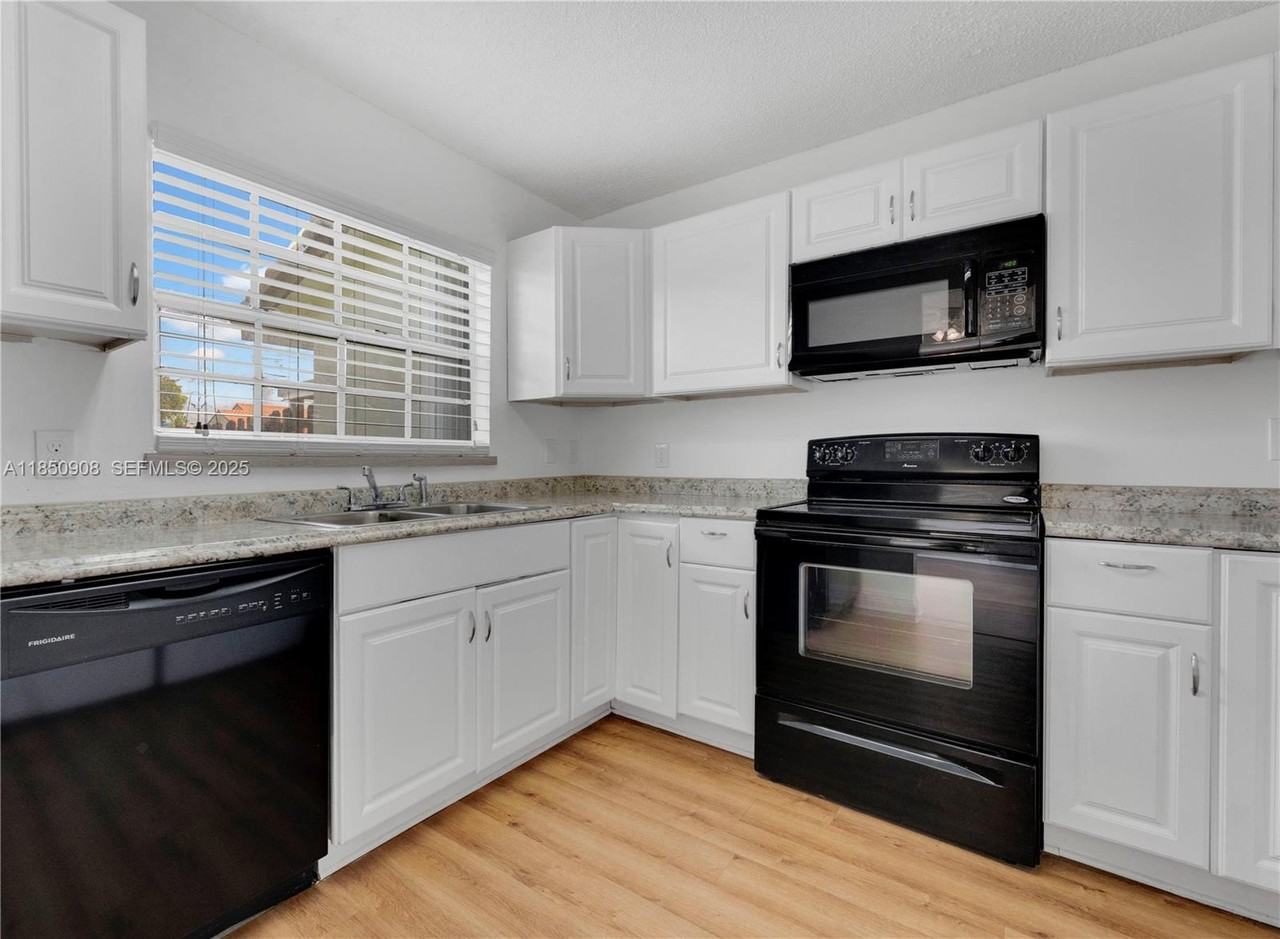 13561 Southwest 62nd Street #169 - Photo 5 of 31