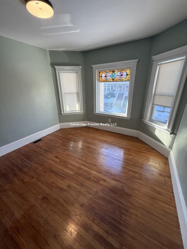 Quincy St #1 - Photo 3 of 19