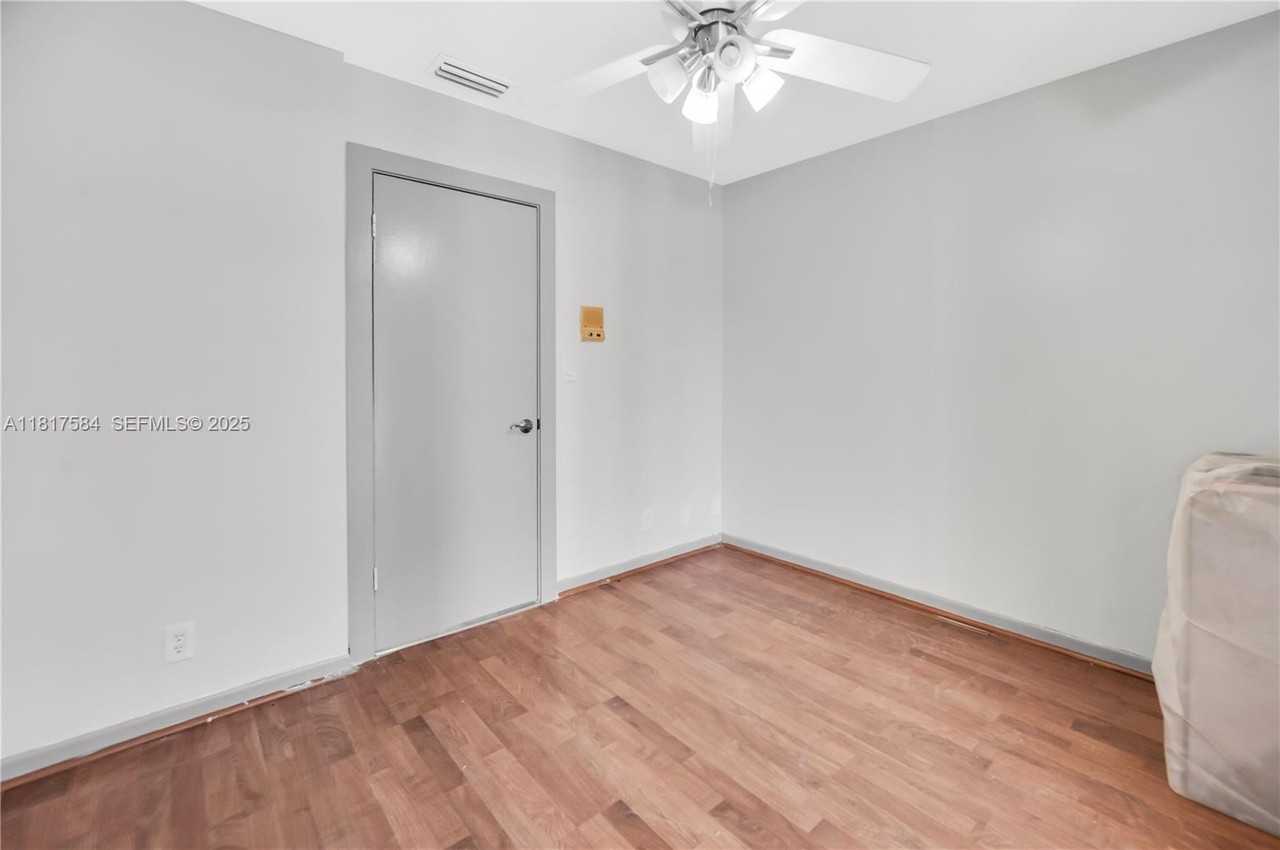 9123 Northwest 38th Drive #33 - Photo 5 of 24