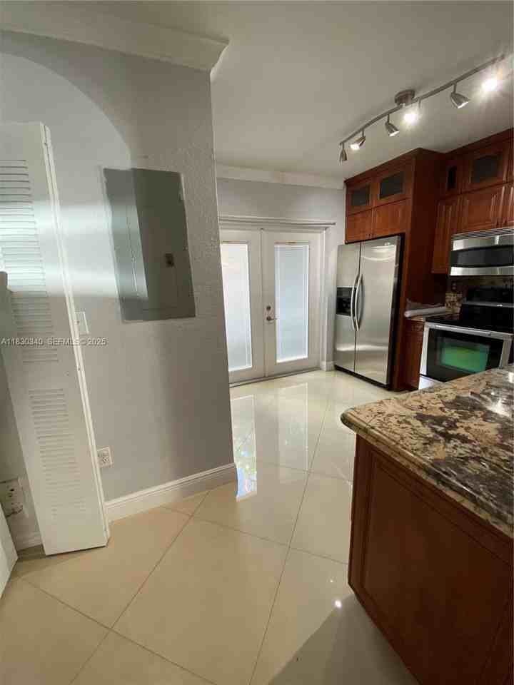 3503 West 76th Street #4 - Photo 2 of 28