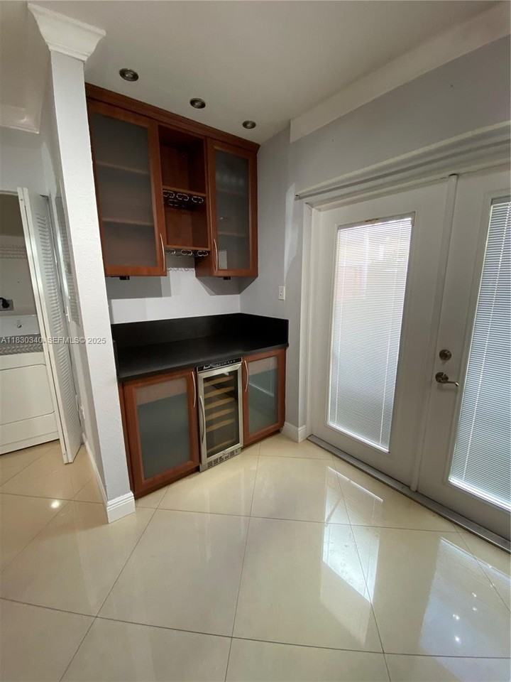 3503 West 76th Street #4 - Photo 5 of 28