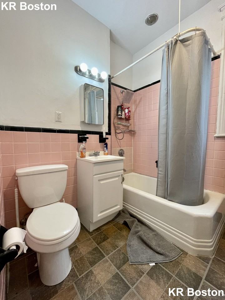 Euston St. & Euston #4 - Photo 5 of 23