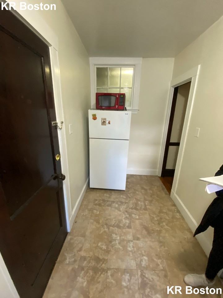 Summer St. & Central Street #6F - Photo 2 of 8