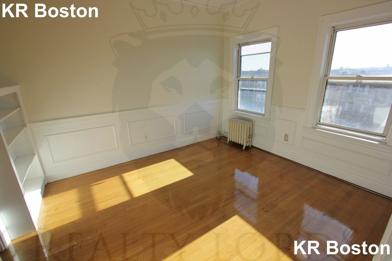 Summer & Central #4P - Photo 4 of 29