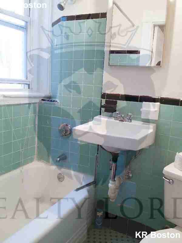 Harvard Ave. & Harvard Terrace #4 - Photo 3 of 10