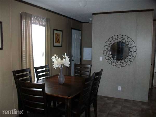 48 St Michaels Dr - Photo 2 of 4