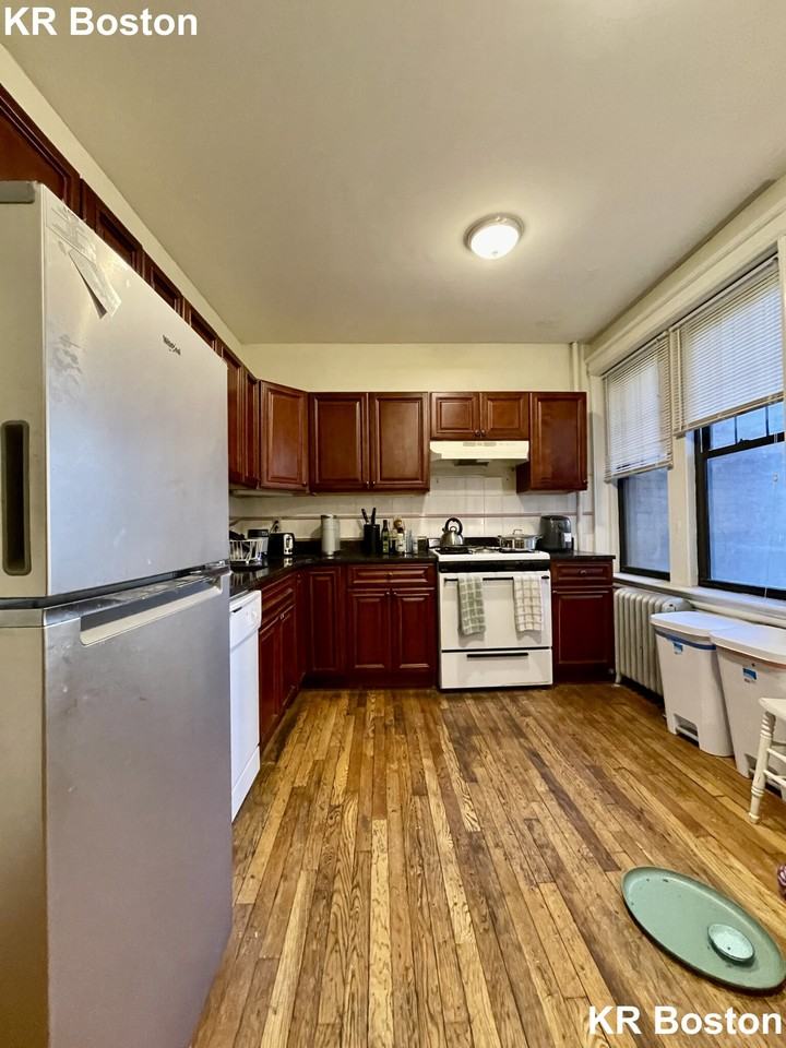 Queensberry St. & Jersey Street #12A - Photo 4 of 23