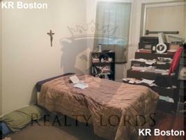 featured image of Commonwealth Ave. & Kelton St #20