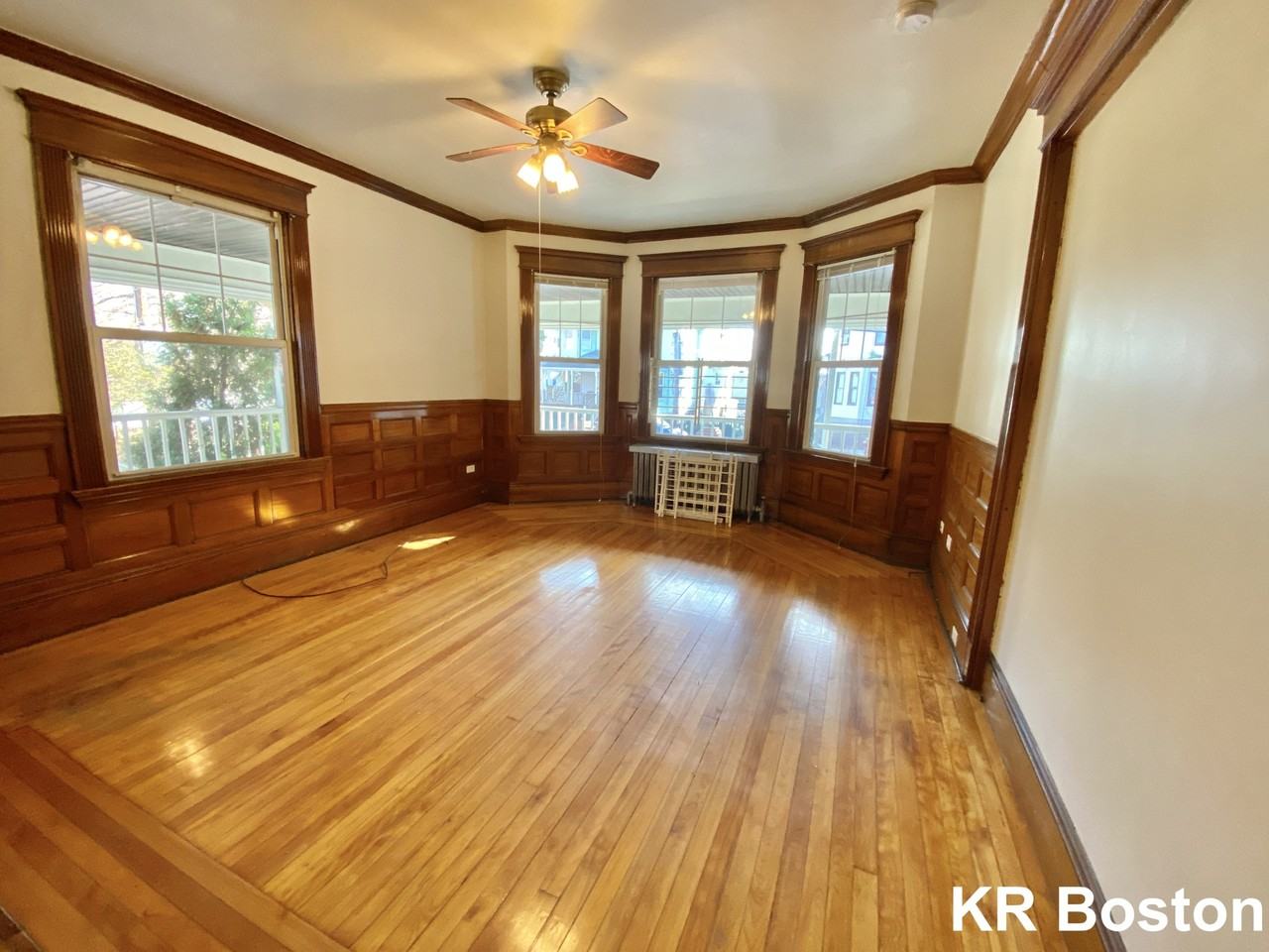 Gardner St. & Linden St. #1F - Photo 4 of 47