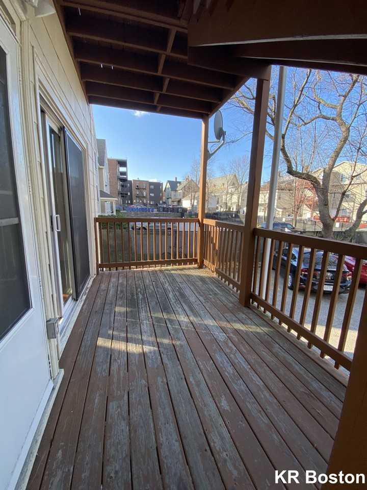 Gardner St. & Linden St. #1F - Photo 7 of 47