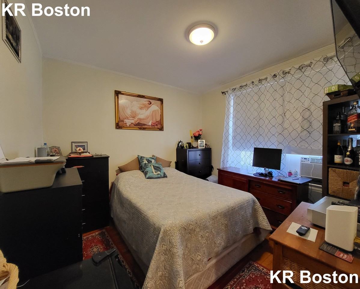 Gordon St. & Commonwealth Ave #7 - Photo 2 of 25