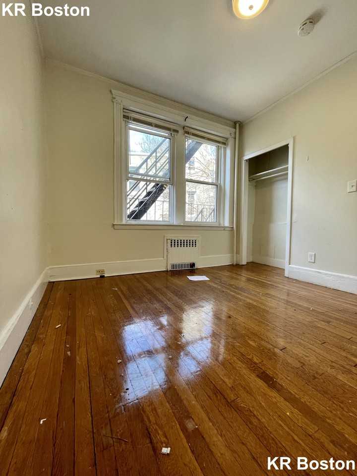 Gordon St. & Commonwealth Ave #7 - Photo 7 of 25