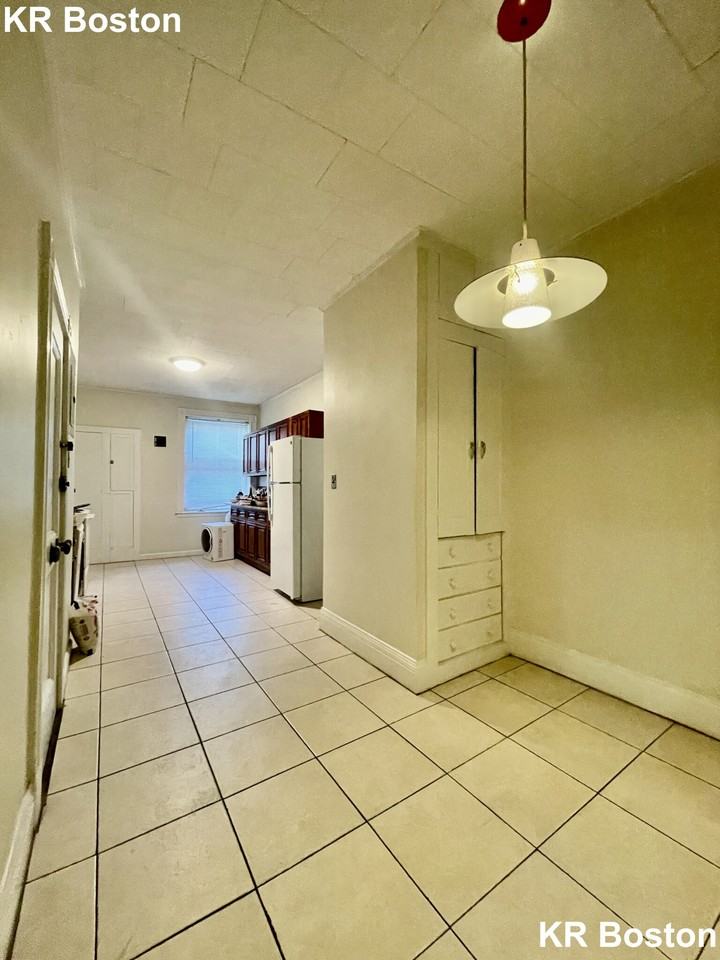 Euston St. & Euston #5 - Photo 6 of 15