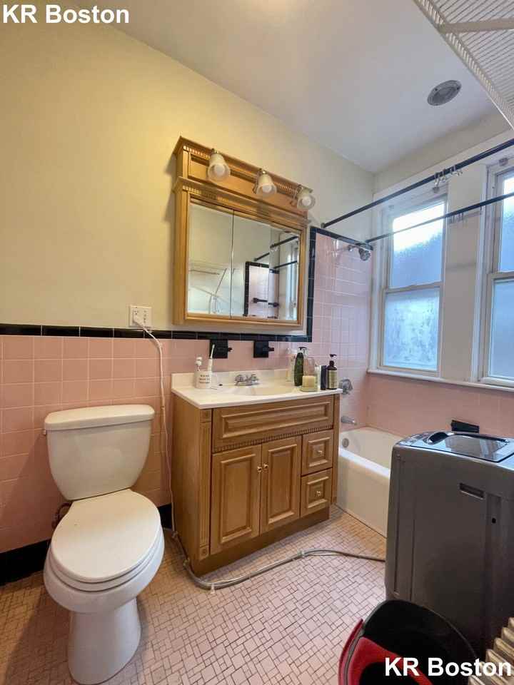 Euston St. & Euston #5 - Photo 7 of 15