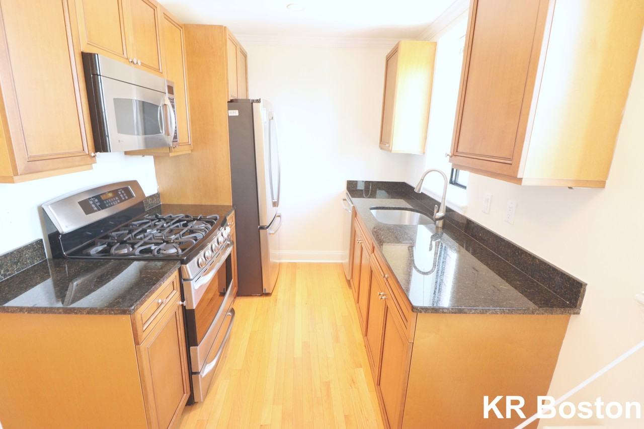 Brattle St. & Hilliard St #706 - Photo 2 of 21