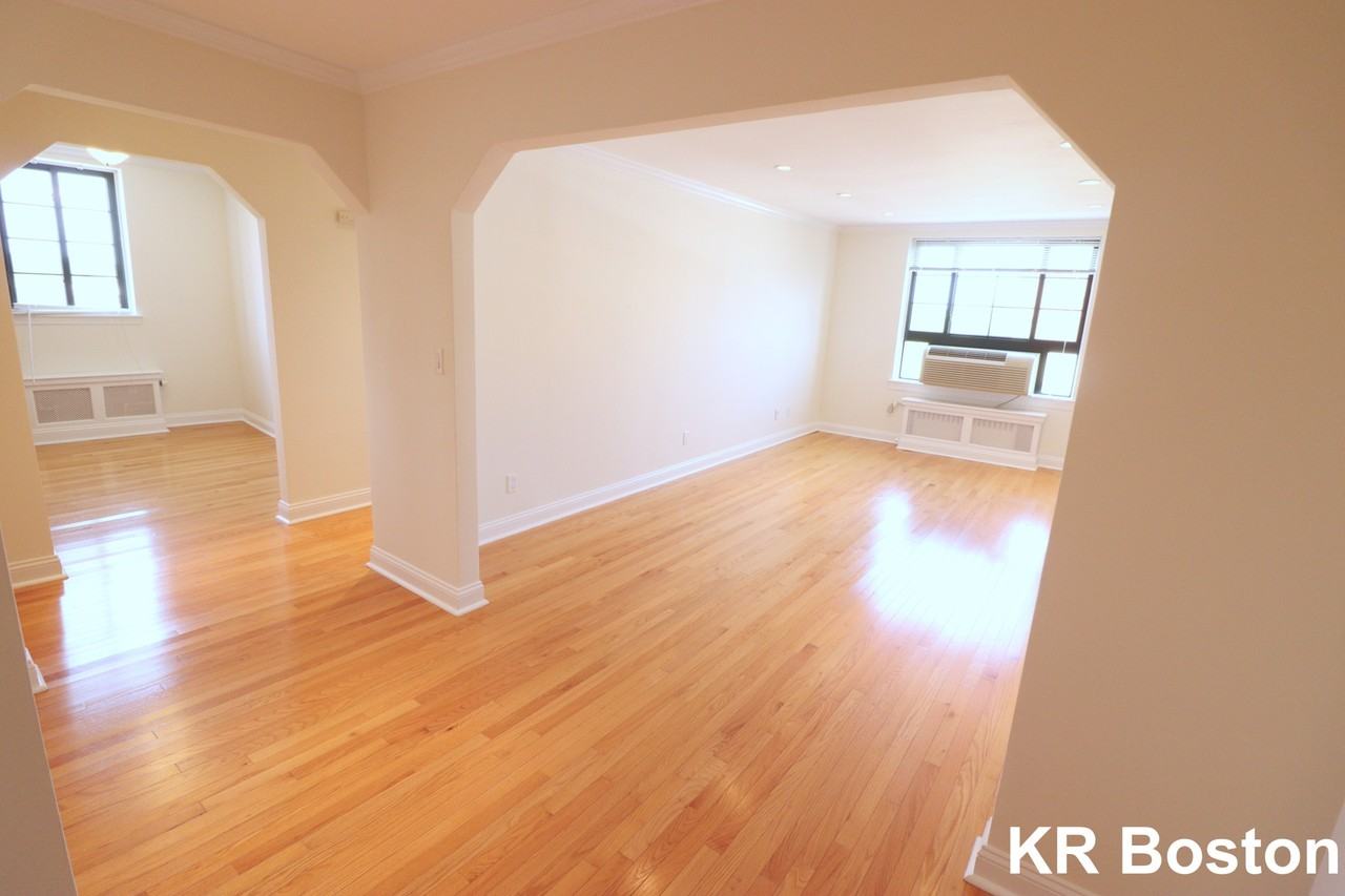 Brattle St. & Hilliard St #706 - Photo 6 of 21