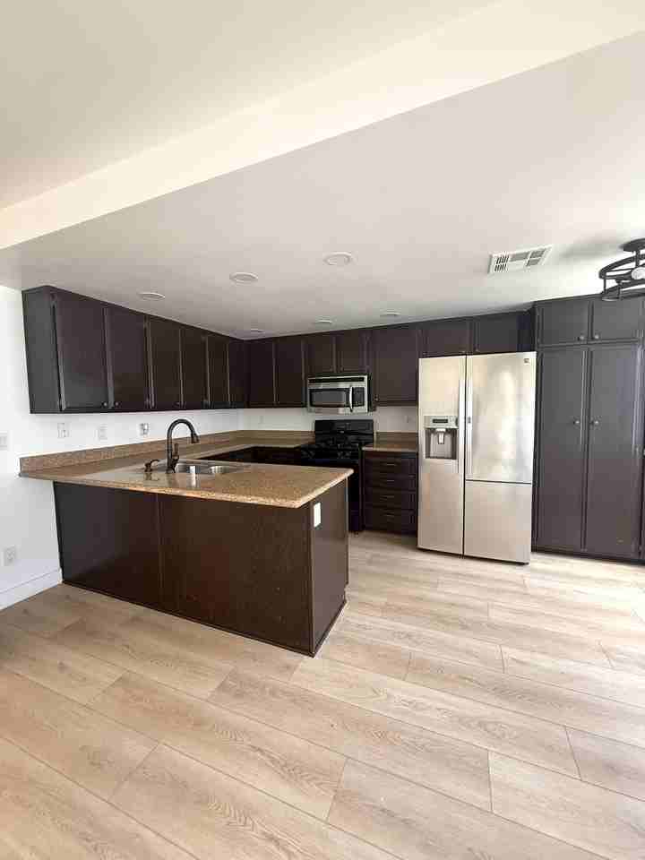 18020 Prairie Ave #C - Photo 6 of 18