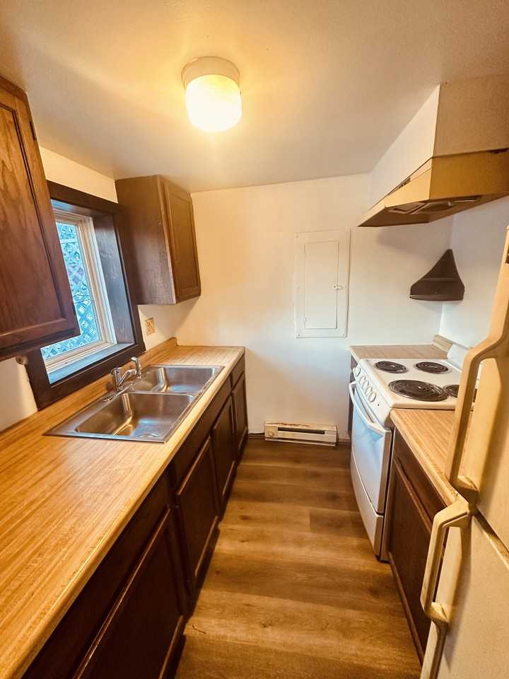 1995 Cottage Ave E #NA - Photo 5 of 12