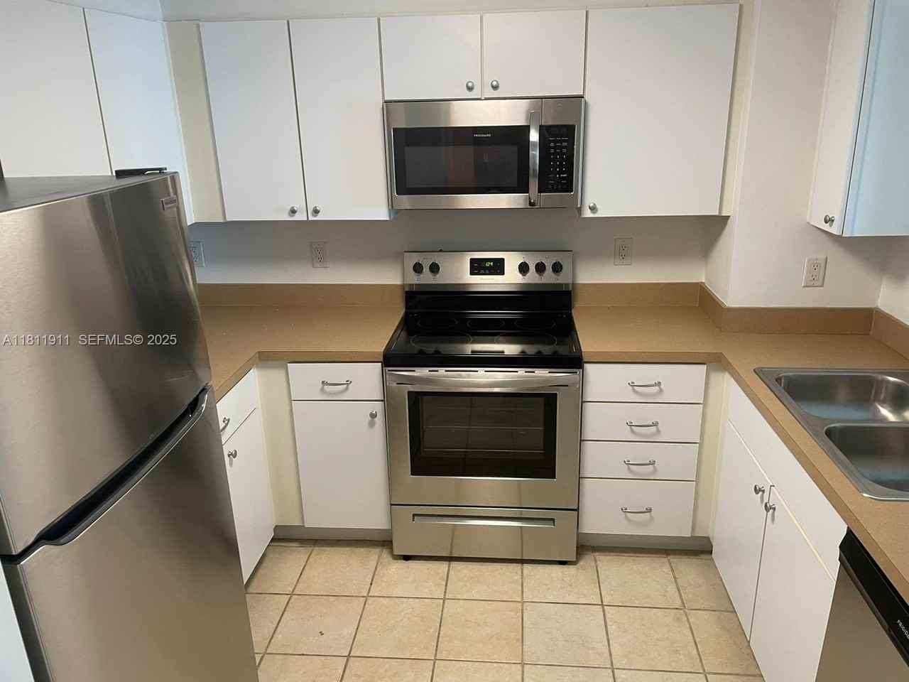 1250 South Miami Avenue #1508 - Photo 4 of 8