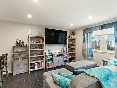 11 Railroad Ave #12 - Photo 2 of 23