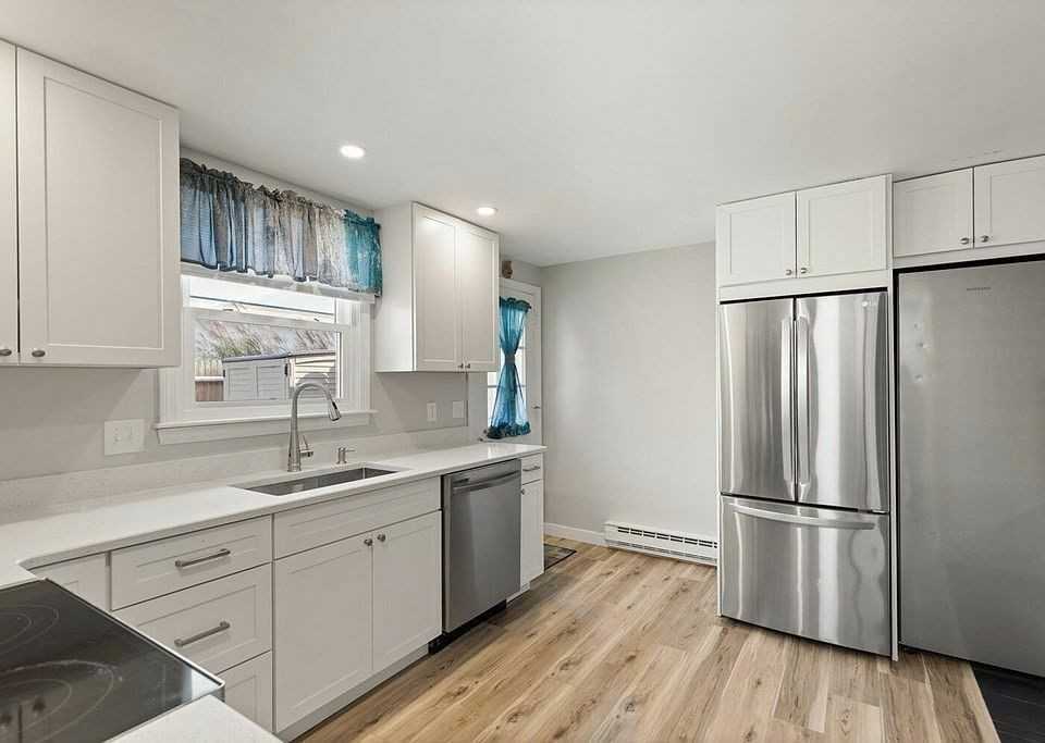 11 Railroad Ave #12 - Photo 4 of 23