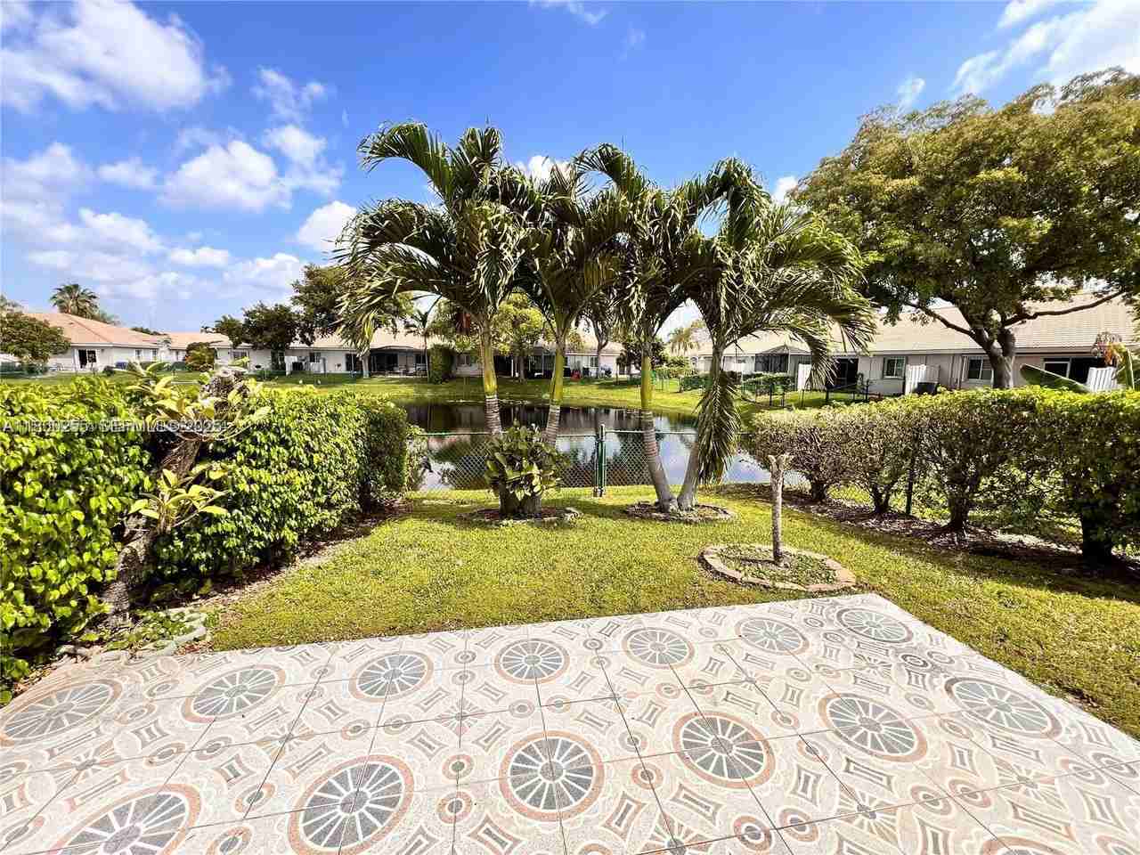 11281 Southwest 18th Court #11281 - Photo 5 of 17