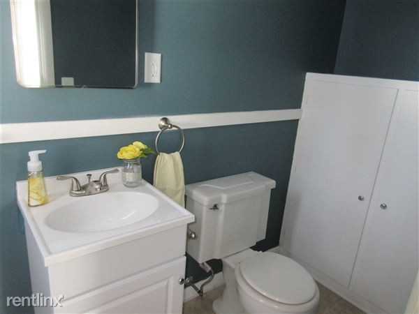 1847 Fuller Ave NE - Photo 3 of 8